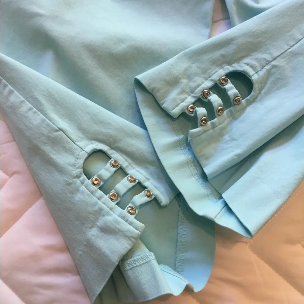 JM COLLECTION CAPRIS XXL Aqua Very good condition. cute details on cuff.